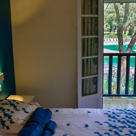 40 **** Golf Surf A Pieds