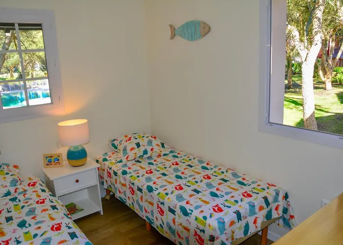 40 **** Golf Surf A Pieds Nyaraló *